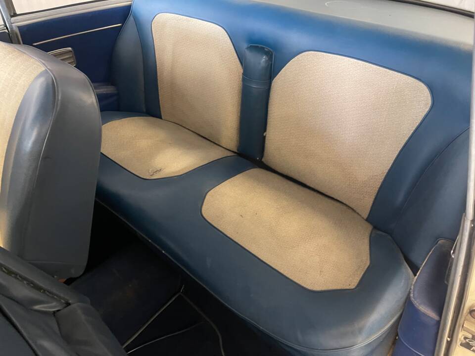 Image 9/23 of Alfa Romeo 2000 Spider (1961)