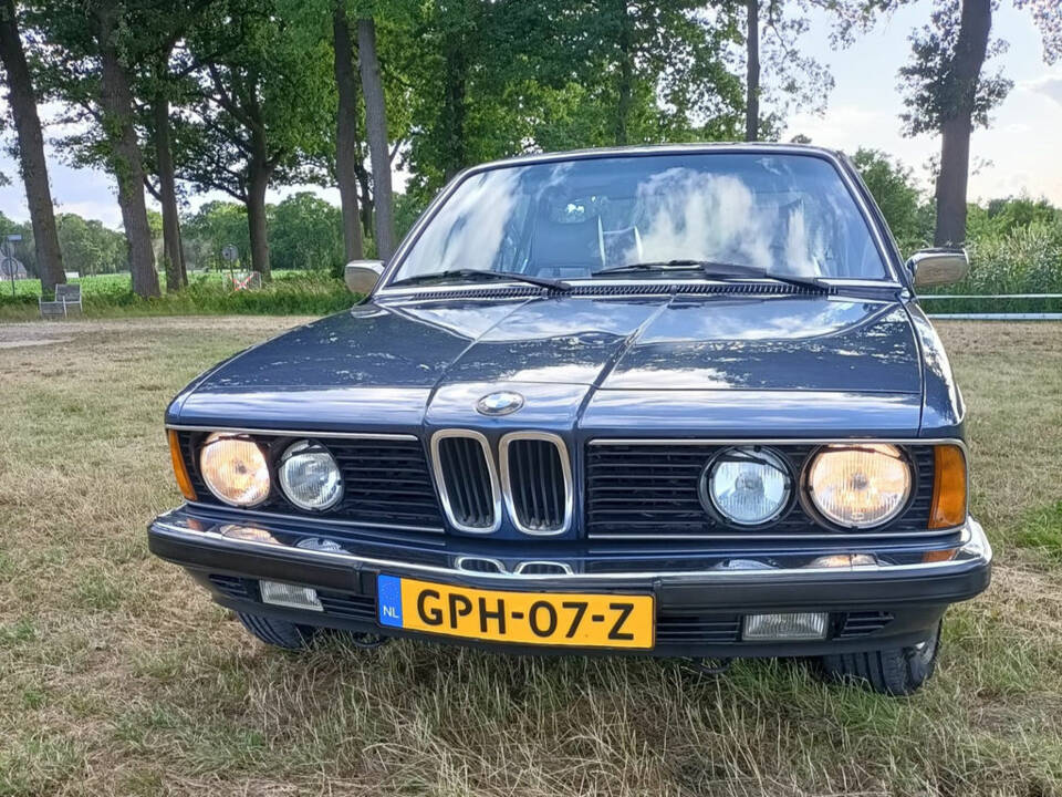 Immagine 1/7 di BMW 733i (1978)