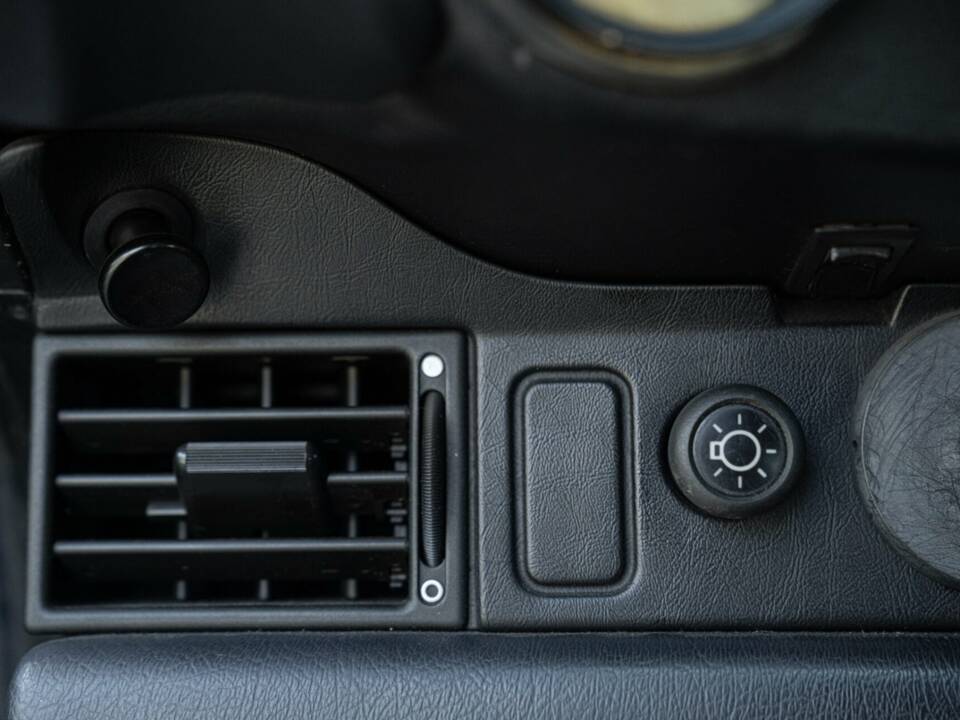 Bild 35/50 von Porsche 911 Carrera 3.2 (1989)