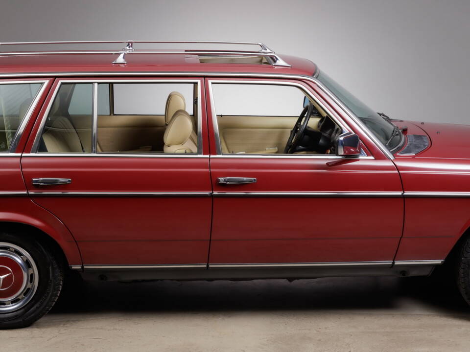 Image 13/50 of Mercedes-Benz 230 TE (1985)