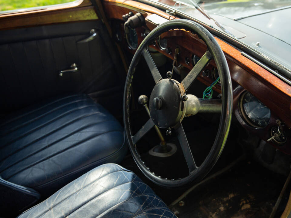Image 19/44 of Alvis 4.3 Liter Saloon (1938)