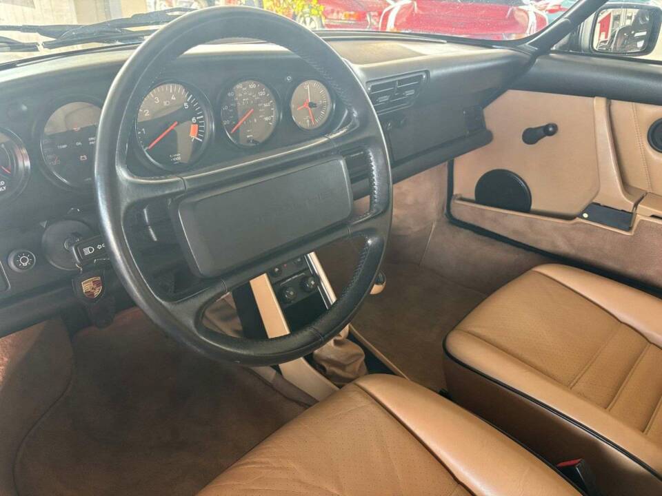 Bild 16/28 von Porsche 911 Carrera 3.2 (1989)