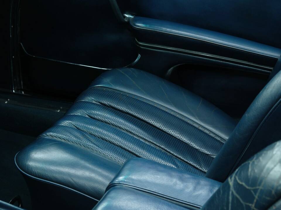 Image 30/50 of Mercedes-Benz 280 SE 3,5 (1970)