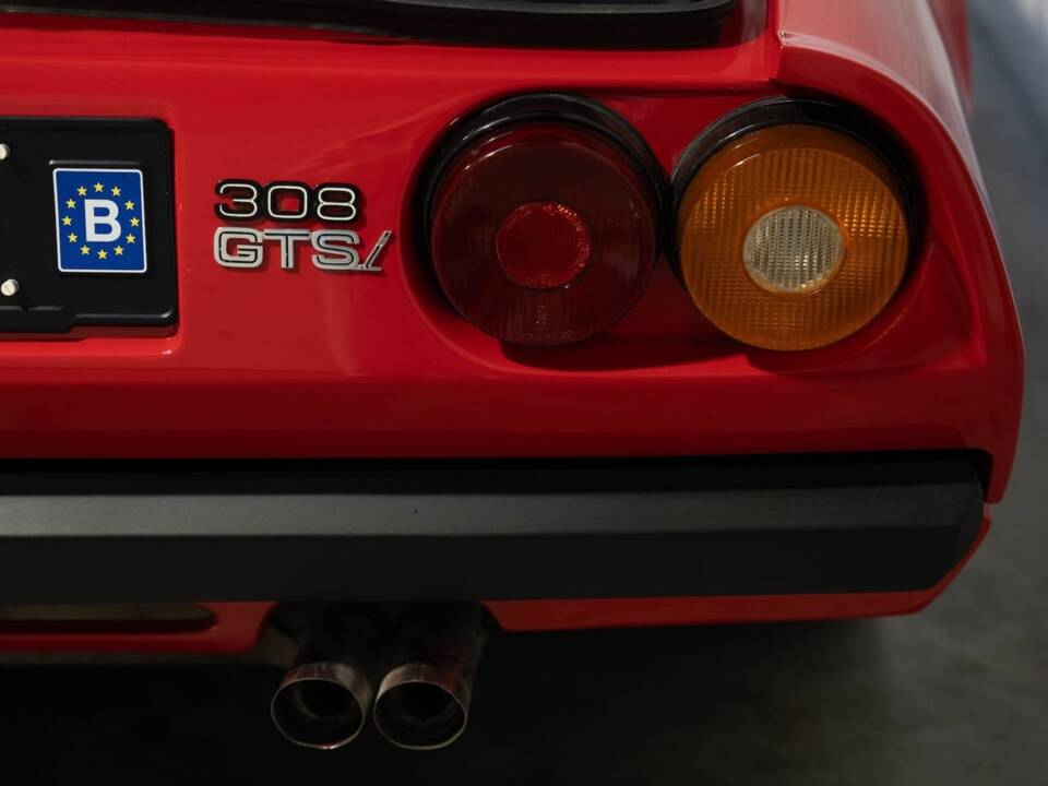 Bild 55/85 von Ferrari 308 GTSi Quattrovalvole (1985)