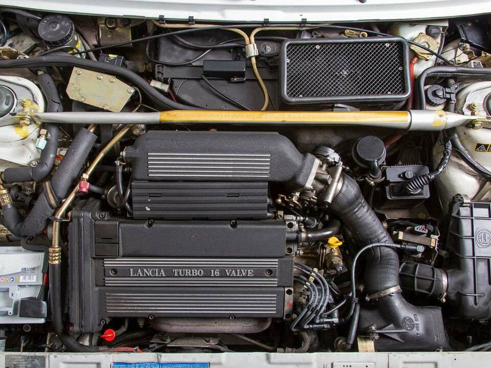 Image 20/20 de Lancia Delta HF Integrale Evoluzione I (1992)