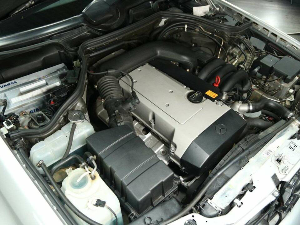 Immagine 27/30 di Mercedes-Benz E 320 &quot;Final Edition&quot; (1997)