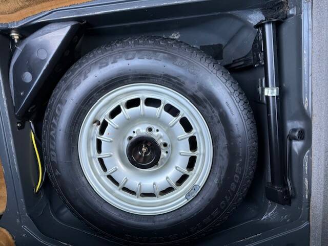 Image 21/22 de Mercedes-Benz 500 SEC (1984)