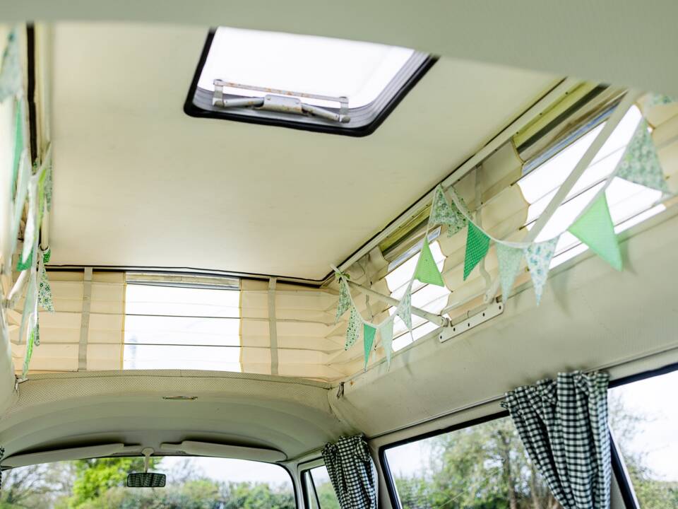 Image 37/50 of Volkswagen T2 Brasil Camper (1972)