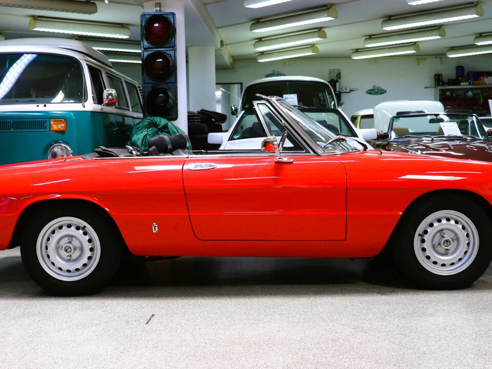 Afbeelding 31/37 van Alfa Romeo 2000 Spider Veloce (1979)