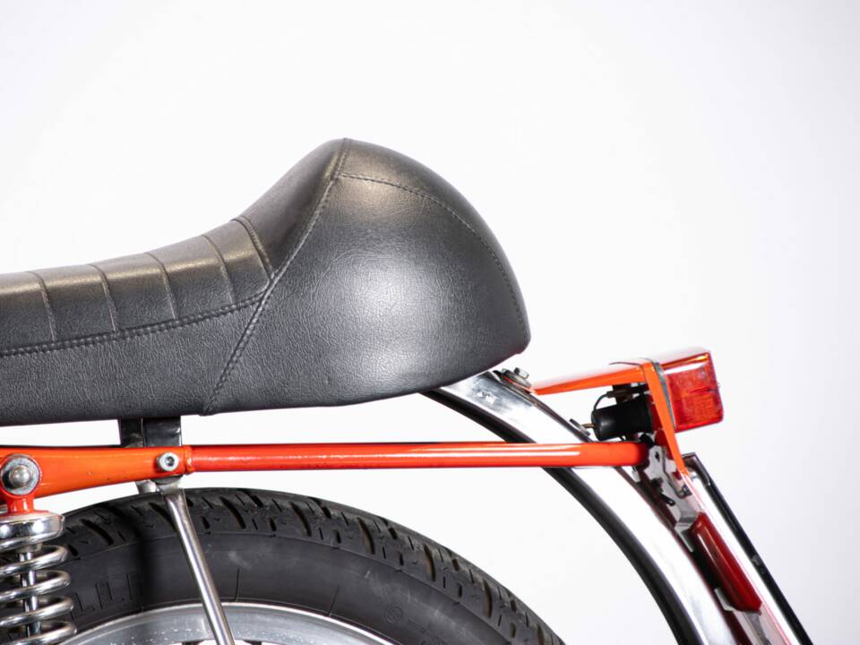 Image 17/50 of MV Agusta 350 S (1972)