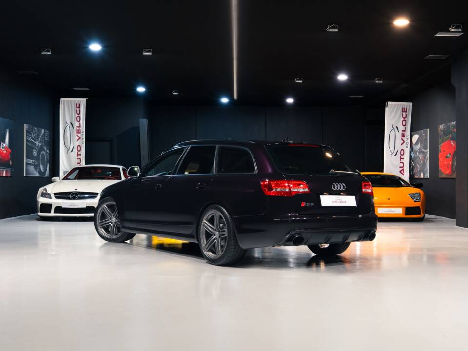 Imagen 8/36 de Audi RS6 Avant (2010)