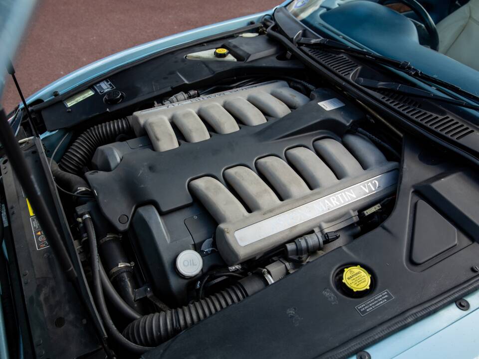 Immagine 29/46 di Aston Martin DB 7 Vantage Volante (2000)