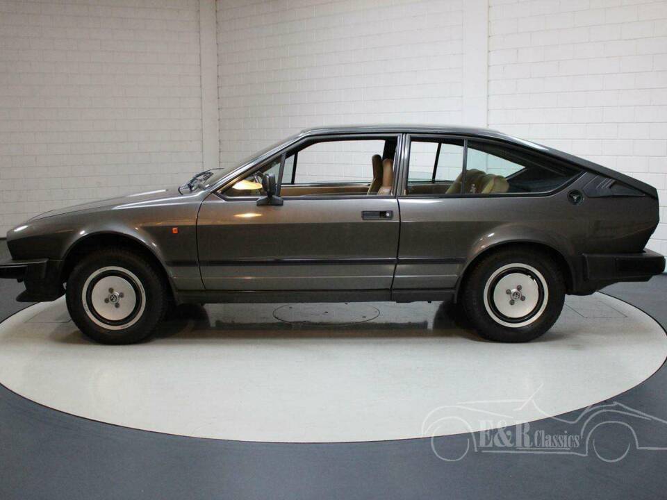 Imagen 6/15 de Alfa Romeo GTV 2.0 (1983)