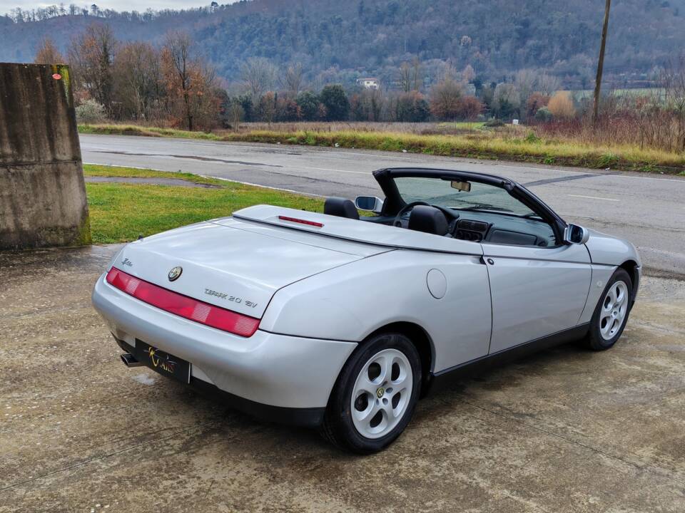 Bild 11/40 von Alfa Romeo Spider 2.0 Twin Spark 16V (1997)