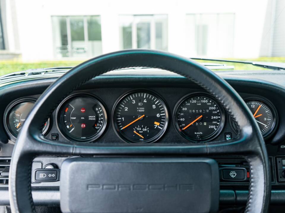 Immagine 21/33 di Porsche 911 Turbo 3.3 (1988)