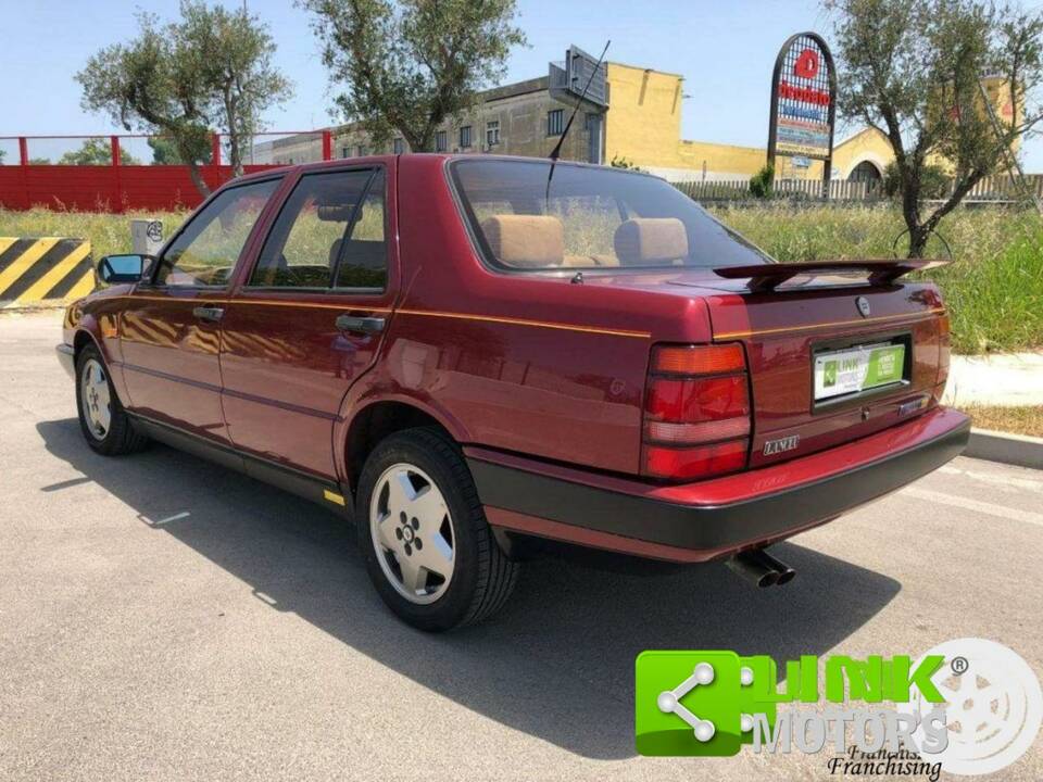 Image 3/10 of Lancia Thema 8.32 (1988)