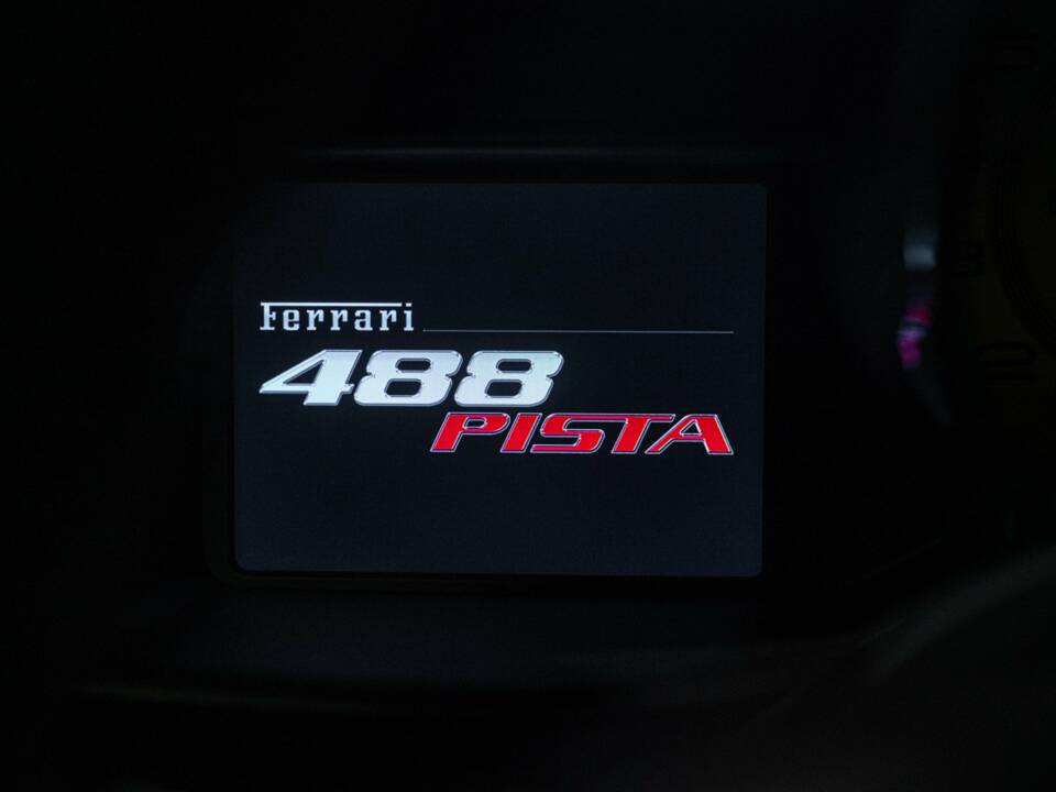 Image 43/50 de Ferrari 488 Pista (2019)