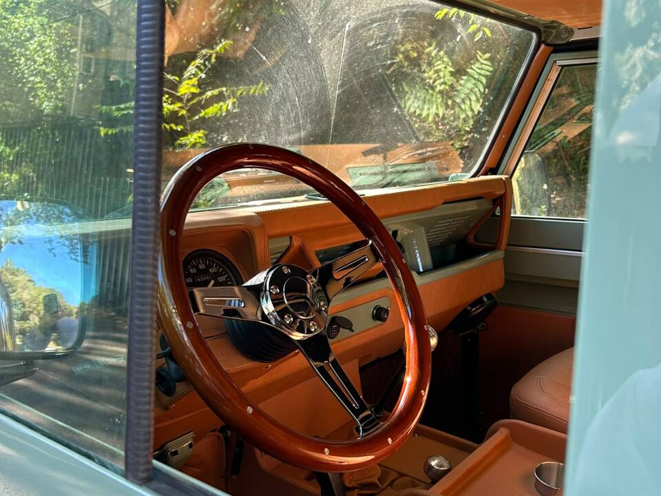 Image 19/72 of Land Rover 90 (1987)