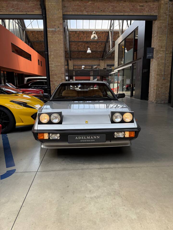 Image 7/23 of Ferrari Mondial Quattrovalvole (1985)