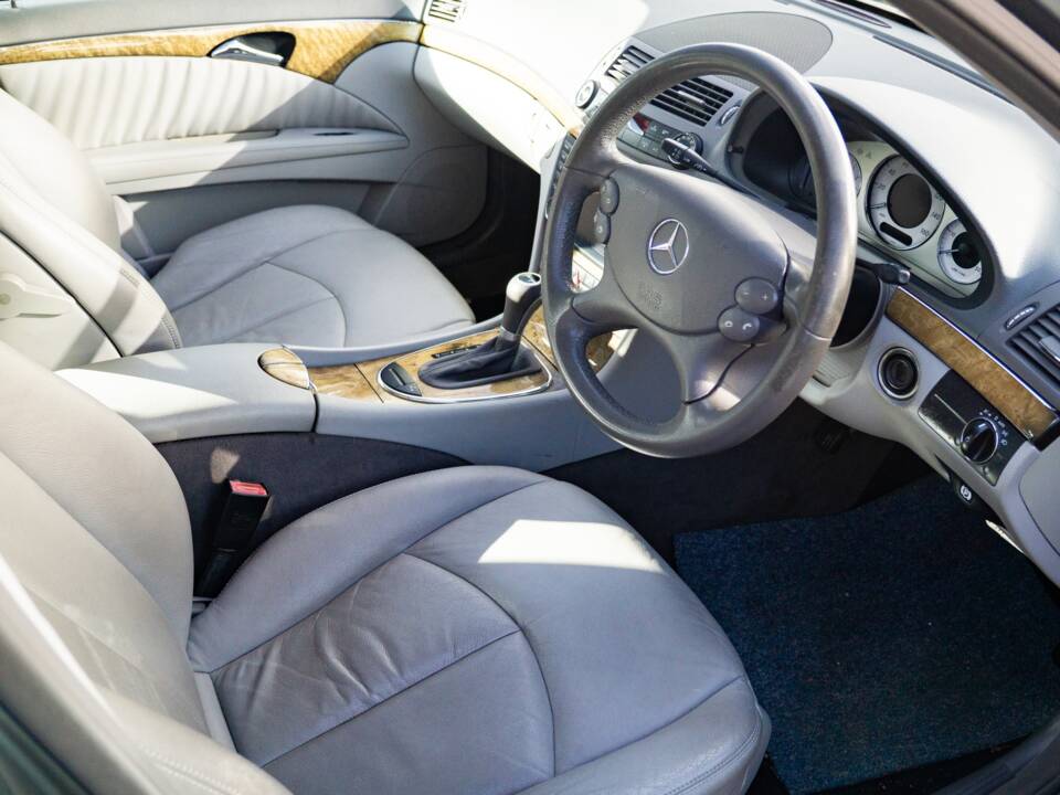 Immagine 4/25 di Mercedes-Benz E 280 CDI T (2009)