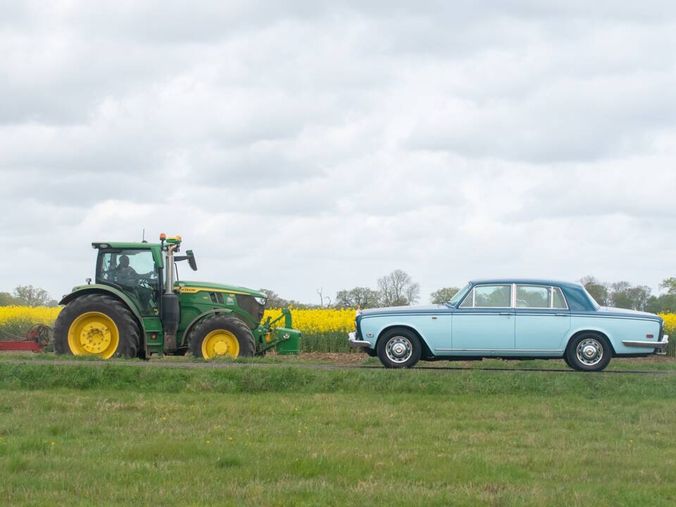 Image 8/50 of Rolls-Royce Silver Shadow I (1976)