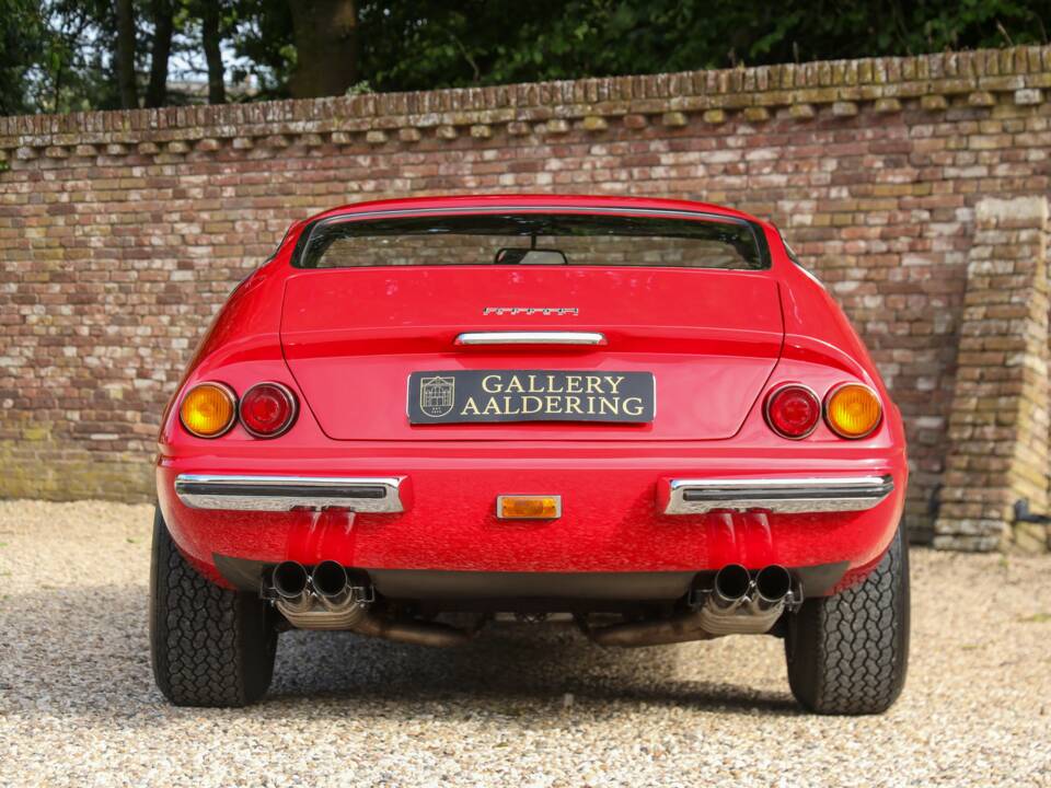 Afbeelding 33/50 van Ferrari 365 GTB/4 Daytona (1973)