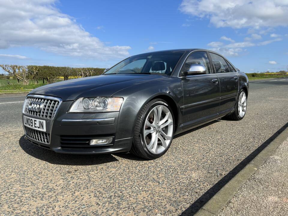 Bild 11/24 von Audi S8 V10 (2009)
