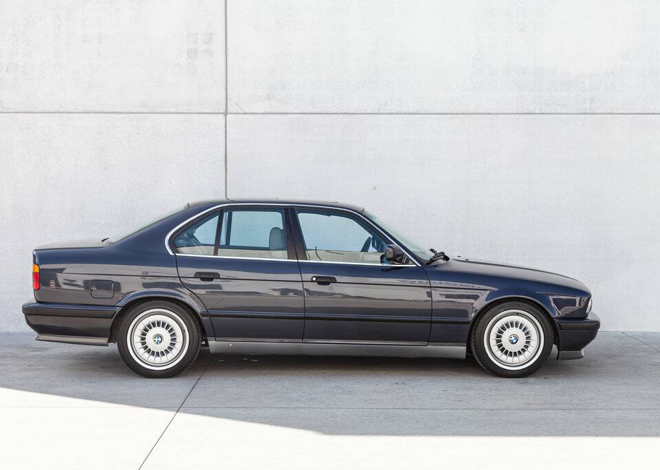 Immagine 8/8 di BMW M5 (1991)