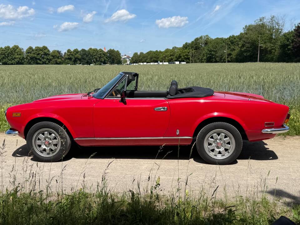 Image 6/51 of FIAT 124 Spider CS2 (1982)