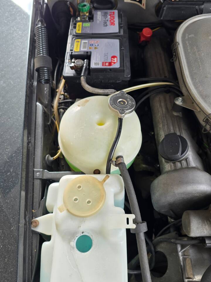 Immagine 29/34 di Mercedes-Benz 500 SL (1980)