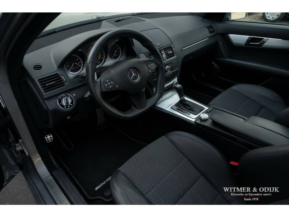 Imagen 2/40 de Mercedes-Benz C 63 AMG T (2009)