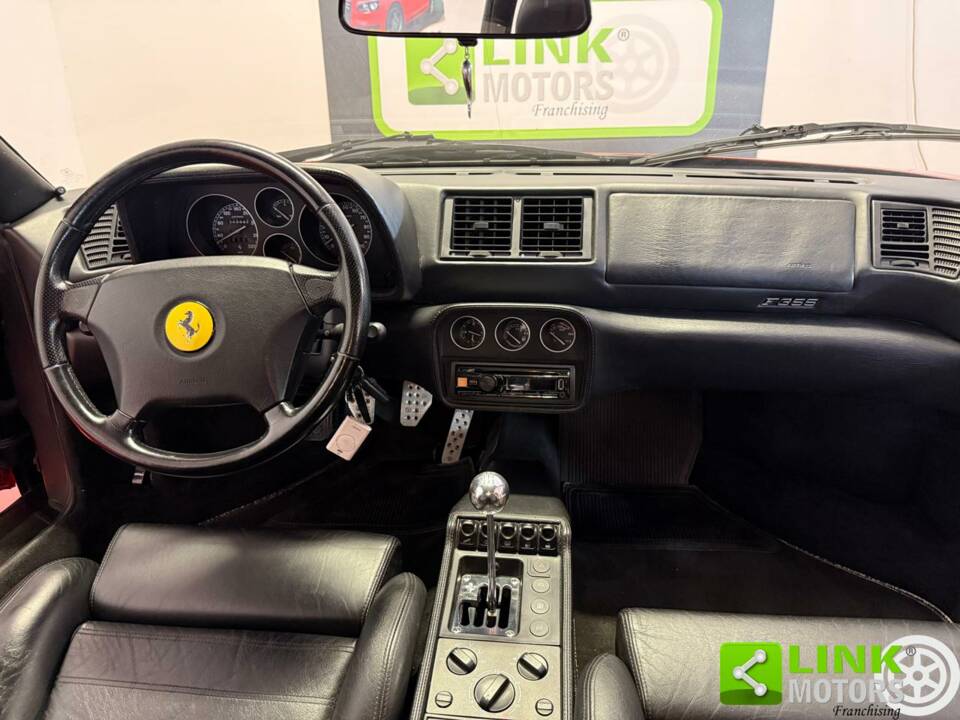 Image 26/34 of Ferrari F 355 F1 GTS (1996)