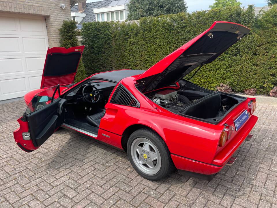 Image 20/48 of Ferrari 328 GTS (1989)