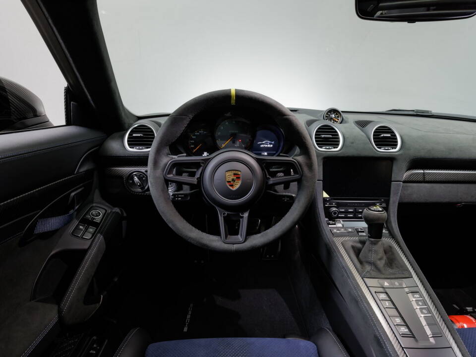 Image 16/41 of Porsche 718 Cayman GT4 RS (2023)