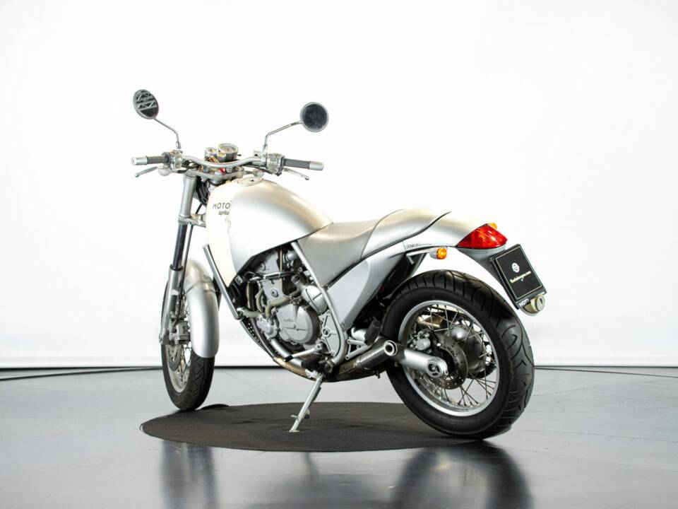 Bild 2/50 von Aprilia Moto 6.5 (2000)