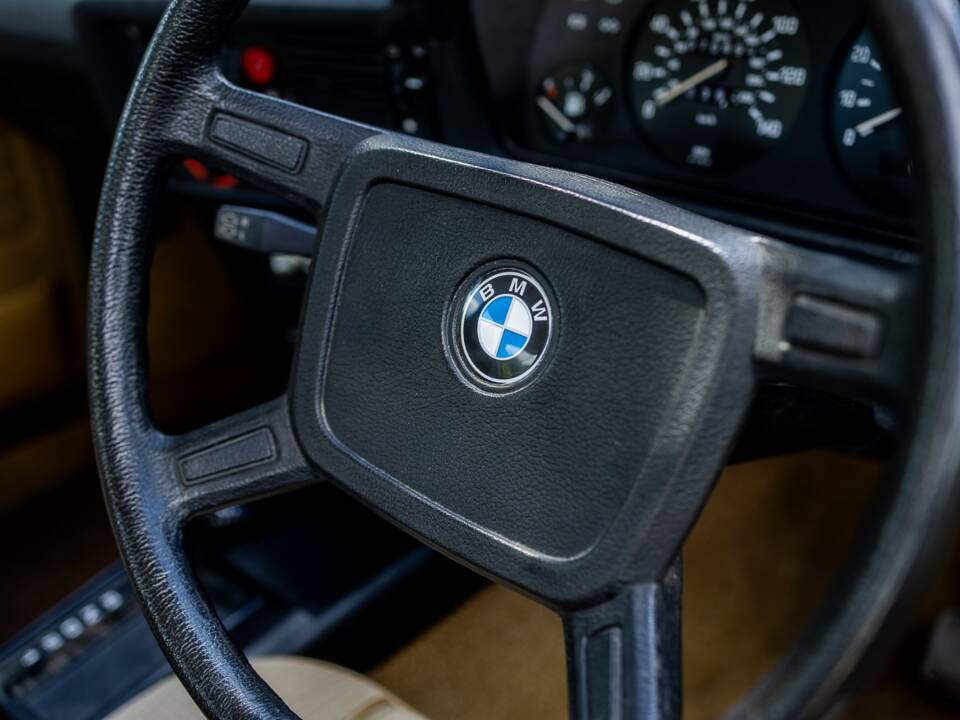 Image 43/48 of BMW 320/6 (1980)