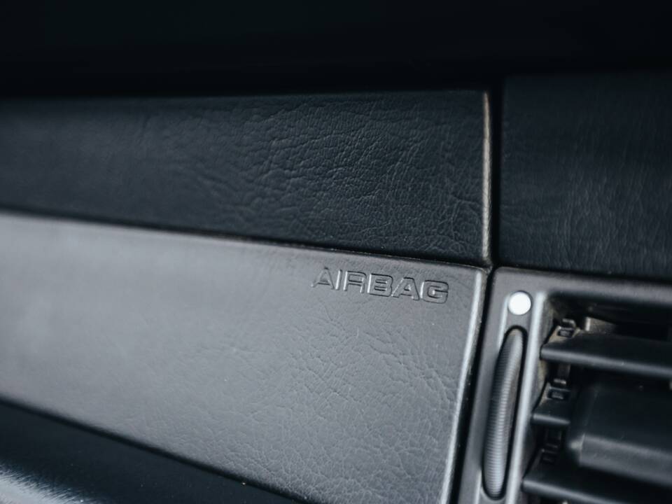 Bild 34/39 von Porsche 911 Carrera 4 (1993)