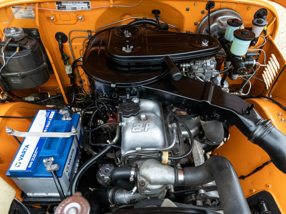 Image 17/50 of Toyota Land Cruiser FJ 40 (1980)