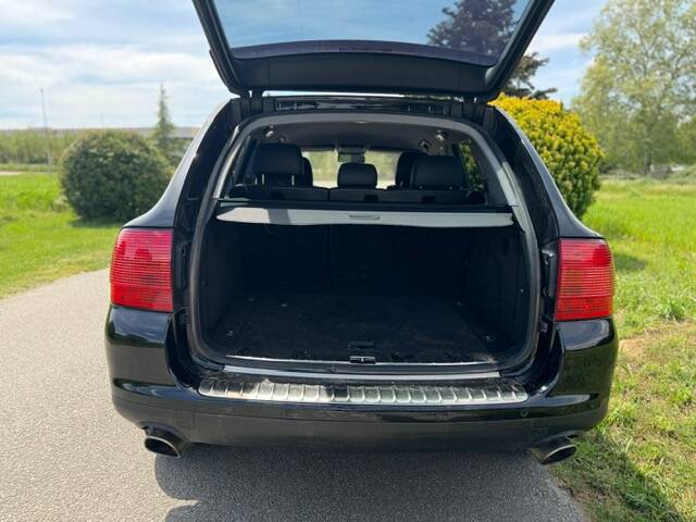 Bild 14/18 von Porsche Cayenne 3.2 V6 (2004)