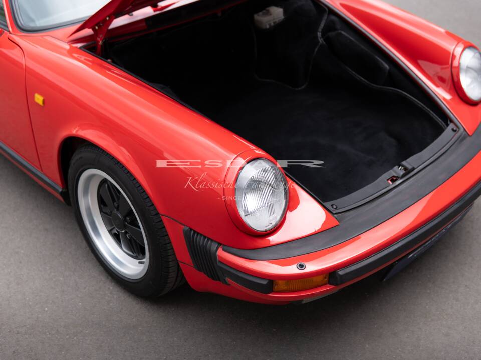 Bild 29/31 von Porsche 911 Carrera 3.2 (1988)