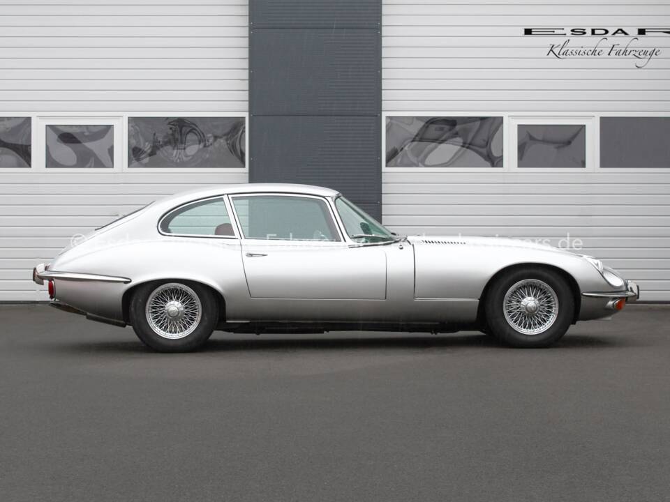 Afbeelding 3/28 van Jaguar E-Type V12 (2+2) (1971)