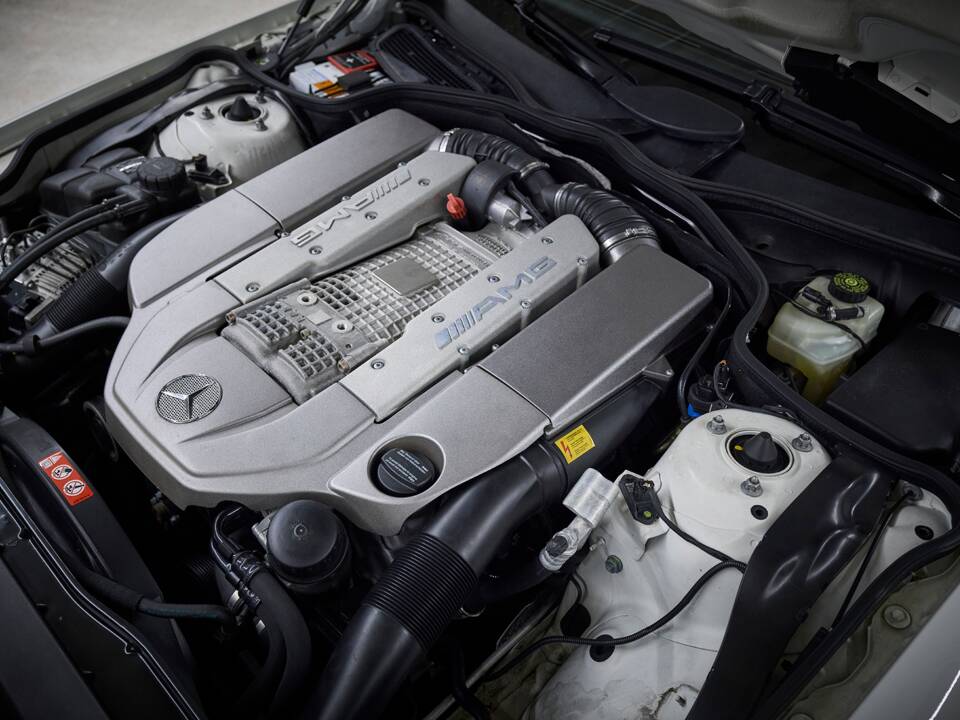 Image 73/99 de Mercedes-Benz SL 55 AMG (2005)