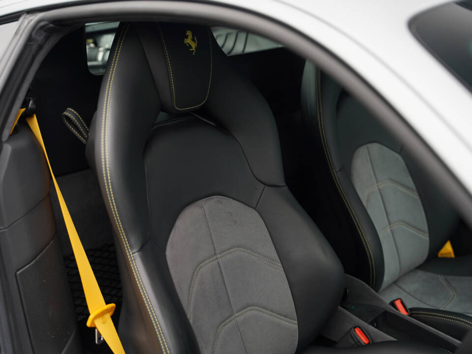 Image 17/50 de Ferrari 488 GTB (2019)