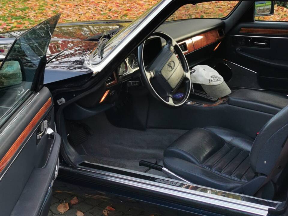 Imagen 7/13 de Jaguar XJS 6.0 (1994)