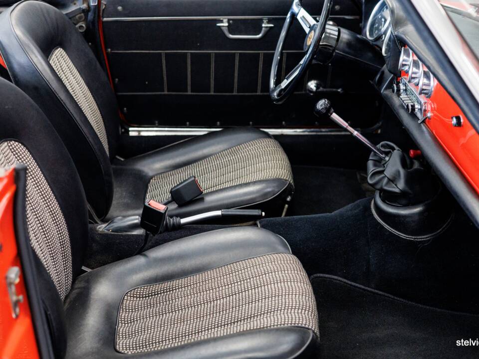 Afbeelding 25/37 van Alfa Romeo 1600 Spider Duetto (1966)