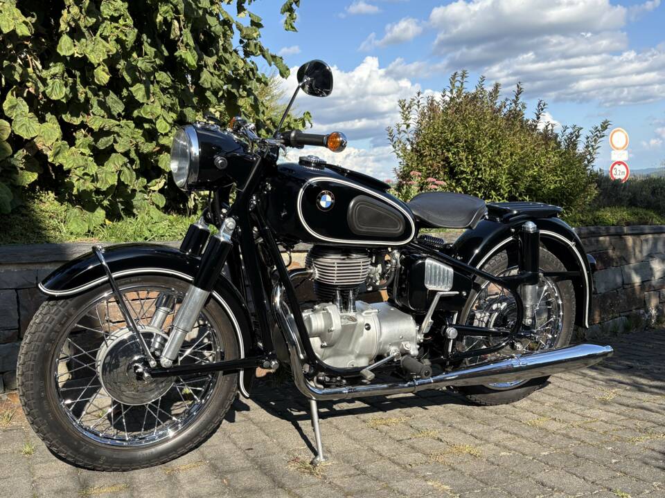 Image 7/10 of BMW R 27 (1966)
