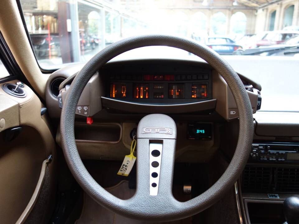 Image 24/43 de Citroën CX 25 GTi (1984)