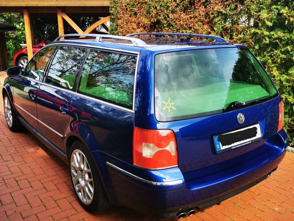 Image 2/18 of Volkswagen Passat 4.0 W8 (2003)