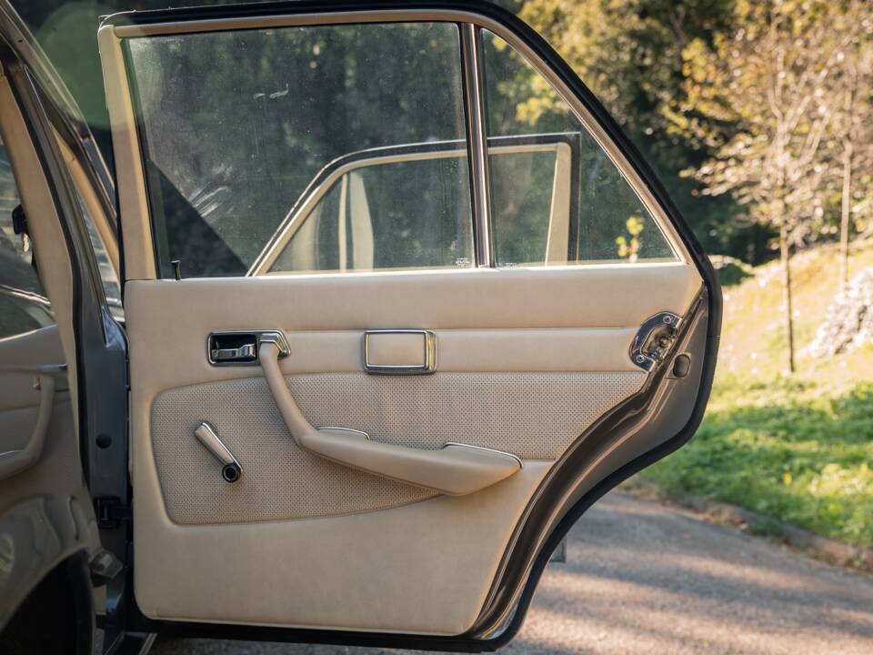 Bild 62/105 von Mercedes-Benz 280 S (1972)
