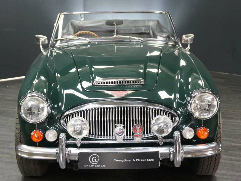 Image 2/30 of Austin-Healey 3000 Mk III (BJ8) (1967)